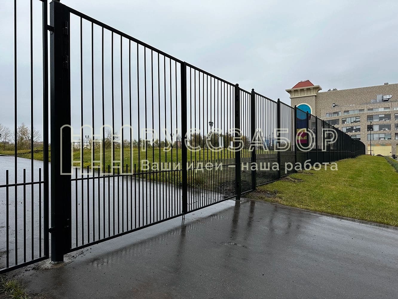 Распашные ворота для дома и бизнеса: какие бывают и как выбрать подходящий вариант